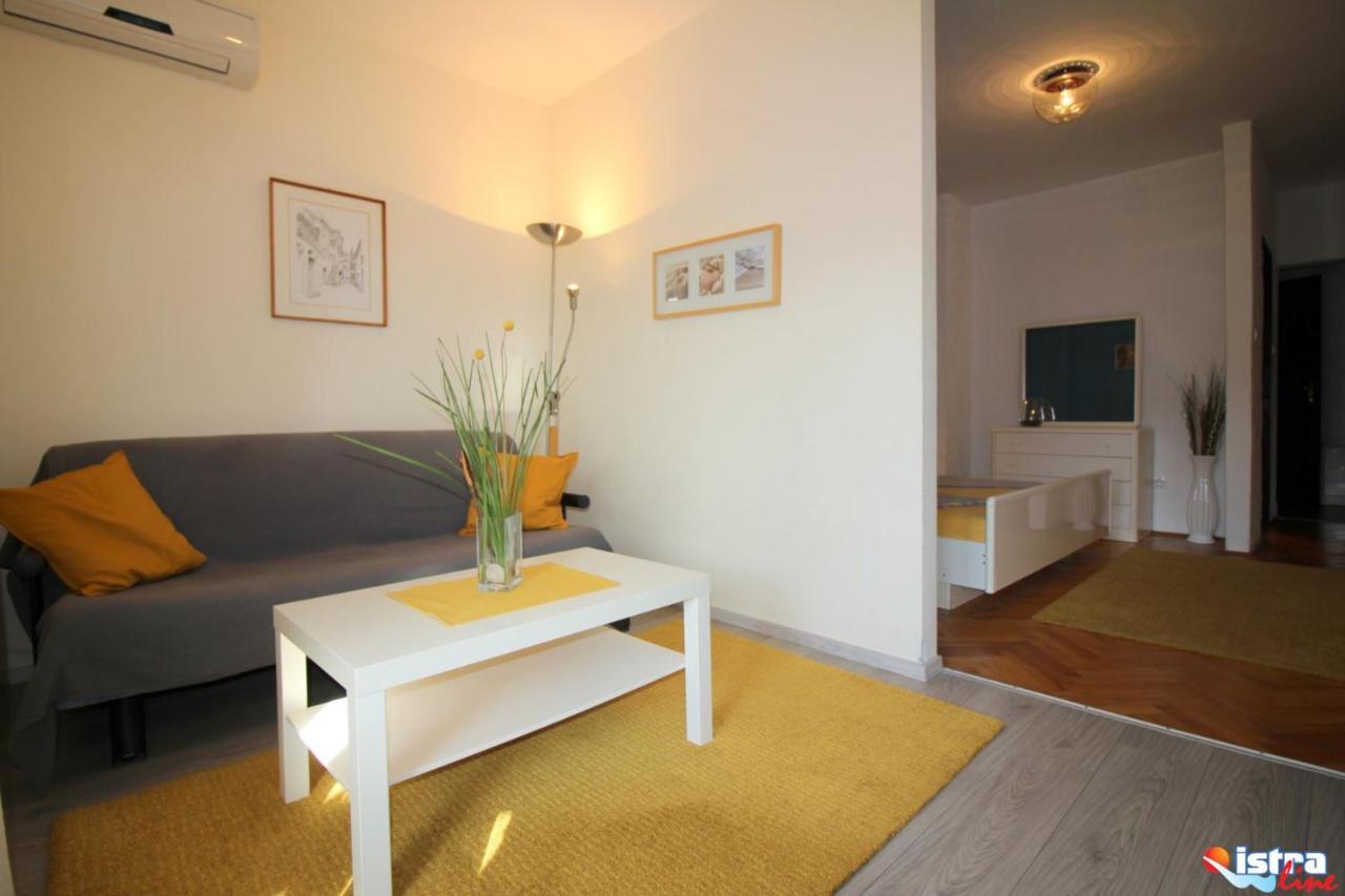 Dr. Igda Apartments Porec Exterior photo