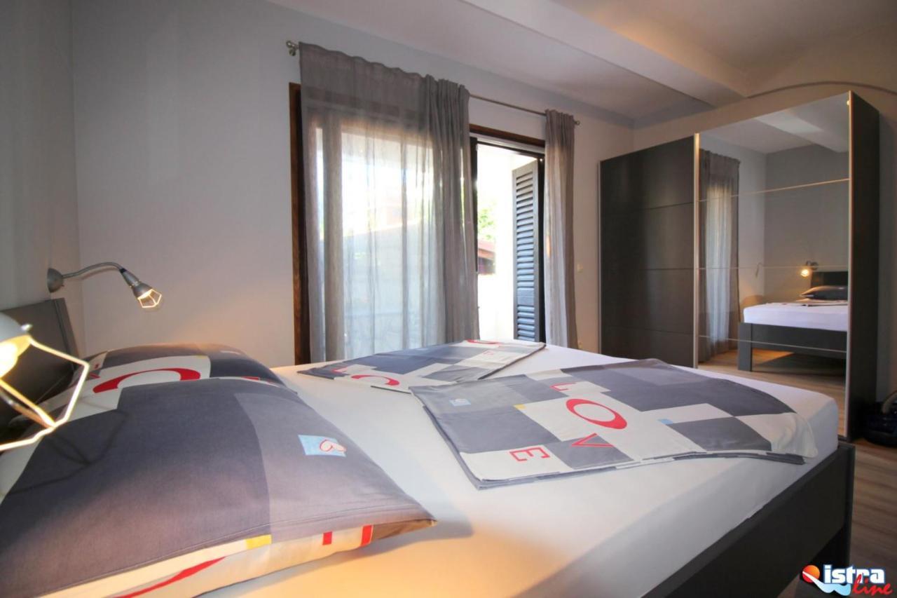 Dr. Igda Apartments Porec Exterior photo