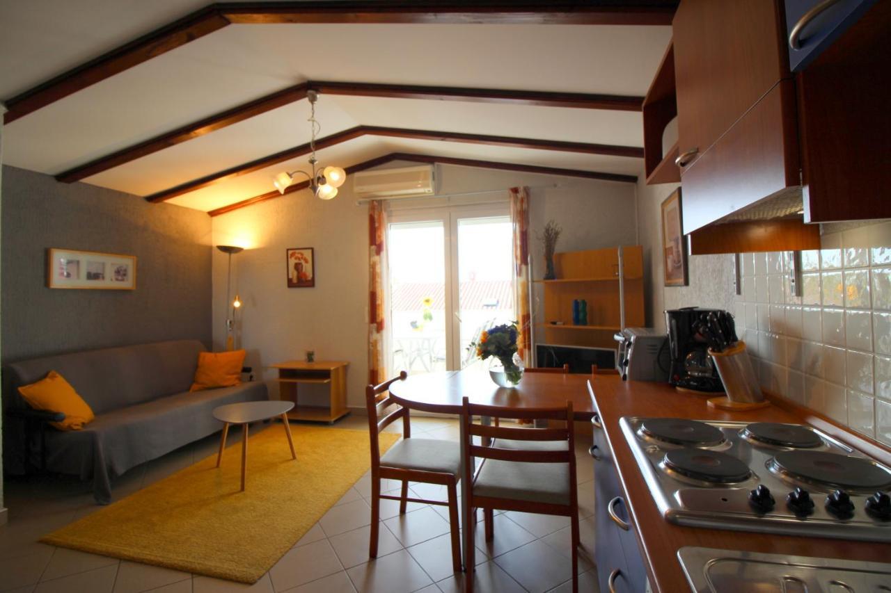 Dr. Igda Apartments Porec Exterior photo